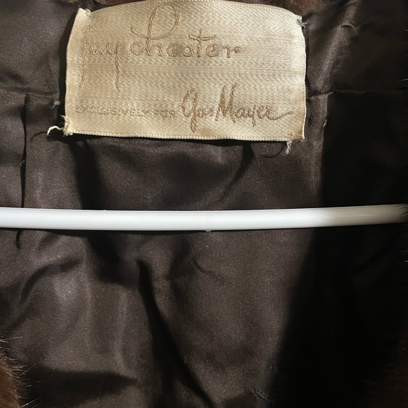 Vintage Jay Chester for Gus Mayer real fur coat. - Picture 4 of 4